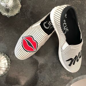 Sam Edelman kiss me sneakers